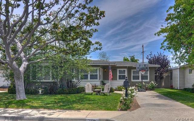 384 Magnolia, Costa Mesa